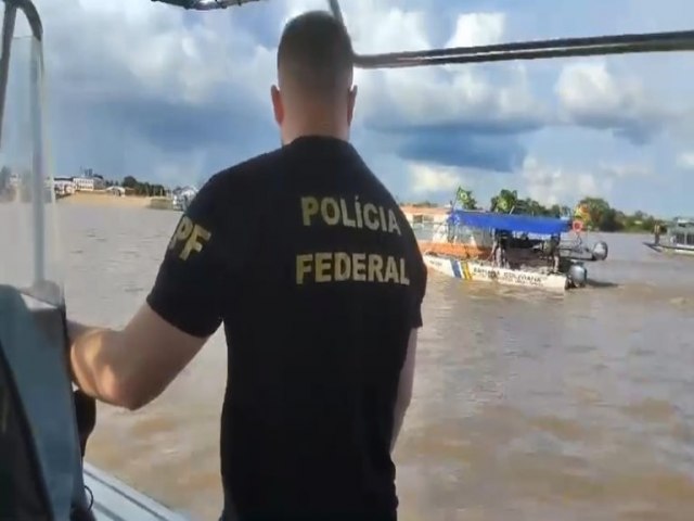 PF atua na liberao de embarcao brasileira apreendida na Bolvia