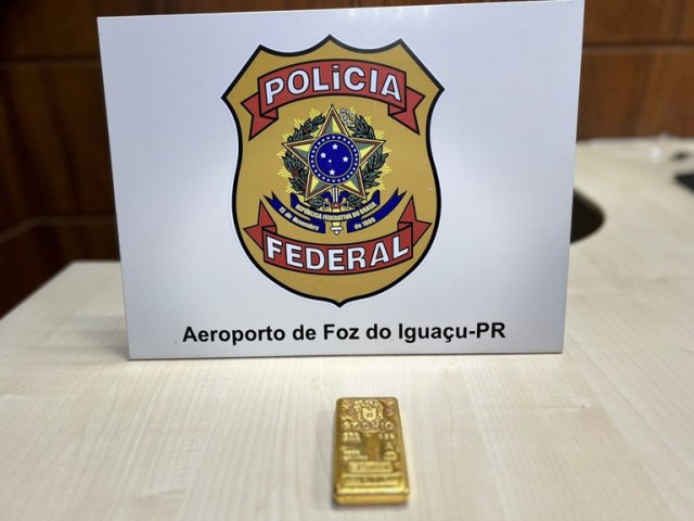 PF prende passageiro com barra de ouro no Aeroporto de Foz do Iguau