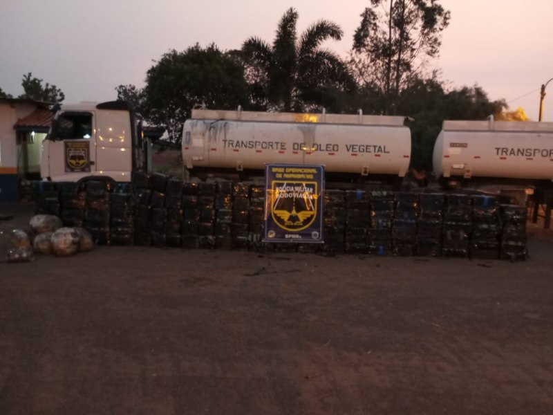 Polcia Militar Rodoviria prende homem que transportava quase 4 toneladas de entorpecentes em um veculo em Amambai.