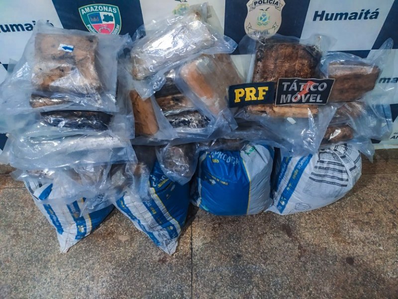 Carga de drogas  encontrada em veculo em chamas na BR-319 em Humait