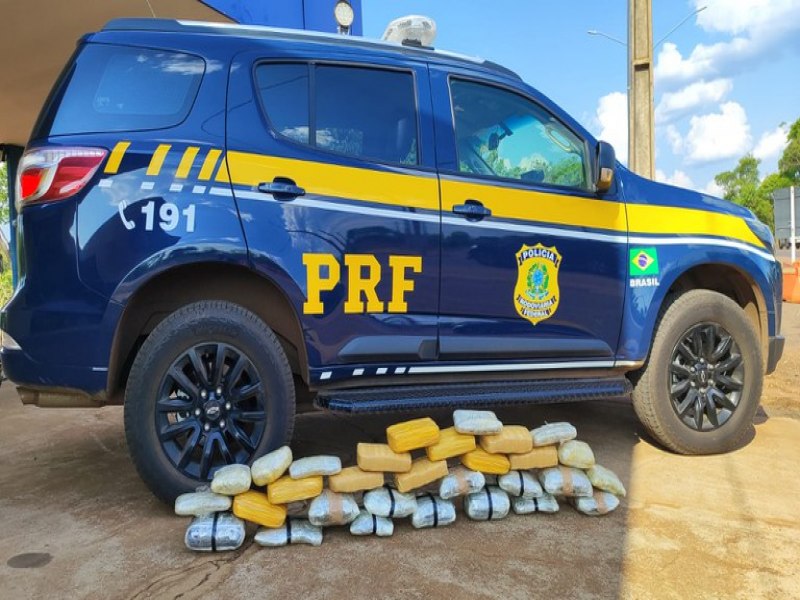 PRF apreende 25 Kg de maconha e skunk em gua Clara (MS)