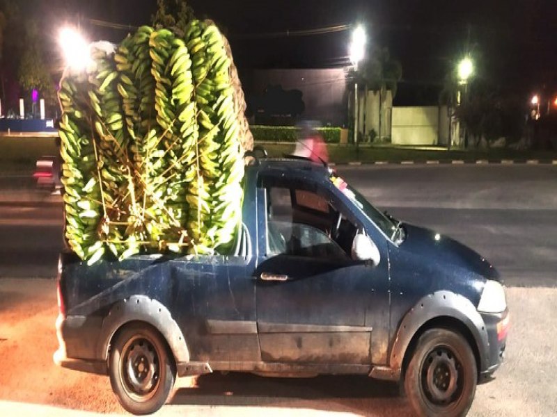 PRF flagra irregularidades em caminhonete durante a noite em Santo Antnio de Jesus (BA)