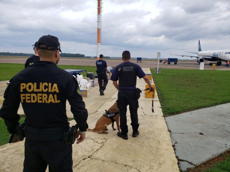 PF e Receita Federal realizam ao conjunta de combate ao trfico interestadual de drogas no aeroporto de Vilhena