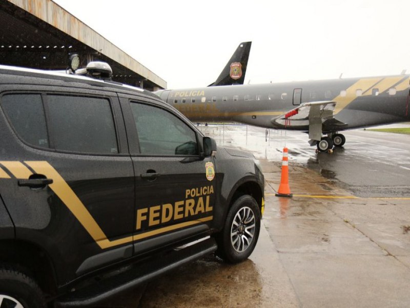 PF prende passageira com 80 cpsulas de drogas no aeroporto de Braslia