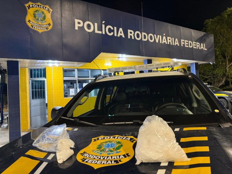 PRF apreende mais de 1 kg de cocana escondido em painel de veculo durante abordagem na BR-316, em Teresina (PI)