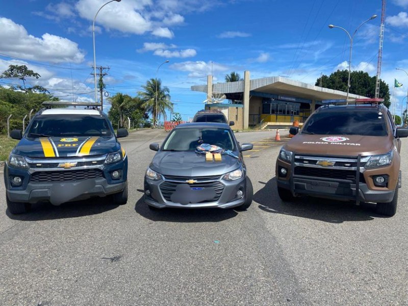 Com cocana dentro de porta-malas, PRF e PMBA prendem motorista na BR 101