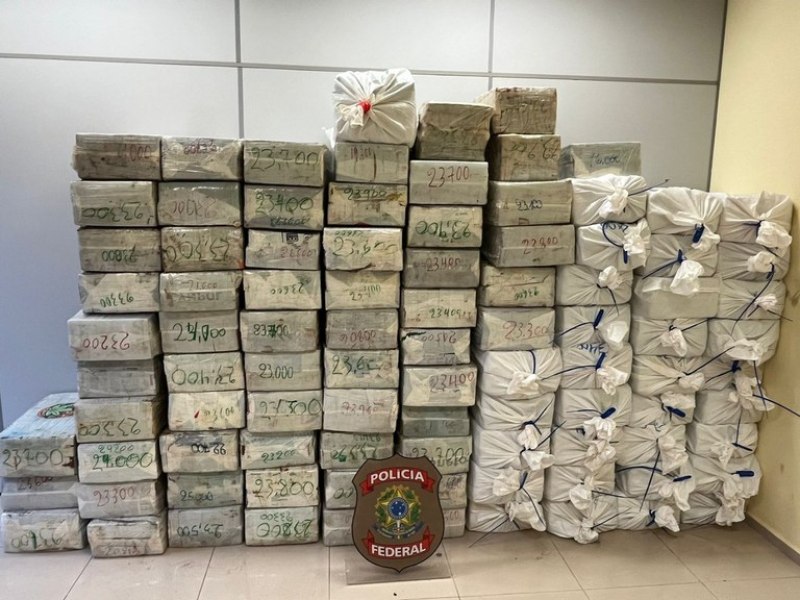 PF apreende caminho com cerca de 2 toneladas de maconha na MS-295