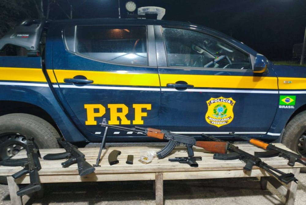PRF apreende cinco fuzis russos de grosso calibre em �nibus interestadual em Castanhal/PA