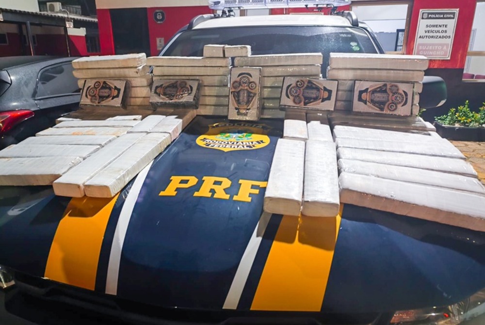 PRF apreende mais de 54 quilos de drogas durante fiscaliza��o na Fern�o Dias em Vargem/SP