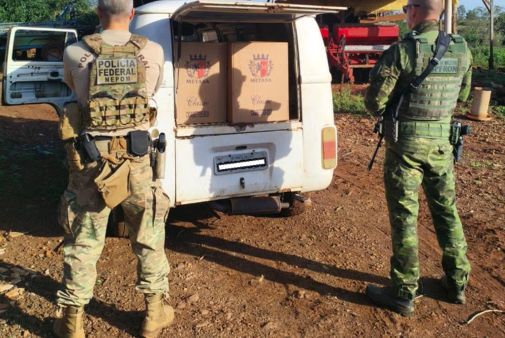 PF e PM/PR combatem contrabando de cigarros no Paran�