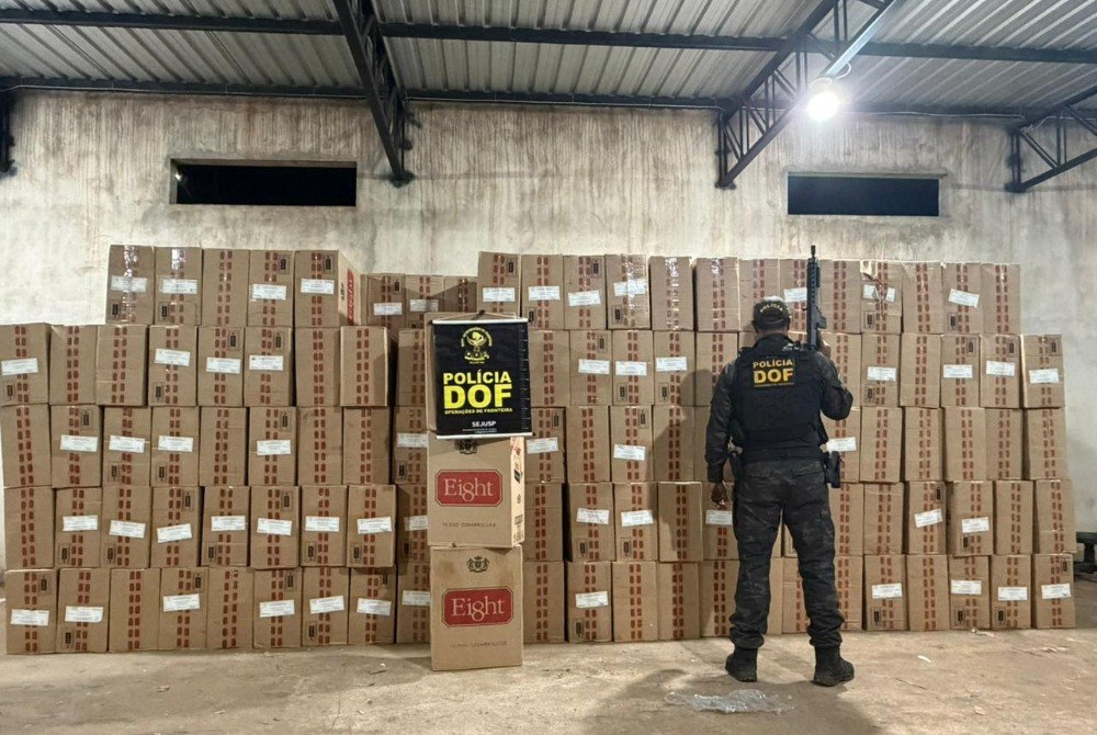 DOF apreende mais de 22 mil pacotes de cigarros contrabandeados em dep�sito clandestino em Mundo Novo