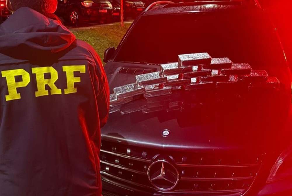 Imagem da Not&iacute;cia PRF apreende 16 kg de crack em fundo falso de ve�culo paraguaio na regi�o de fronteira do Paran�