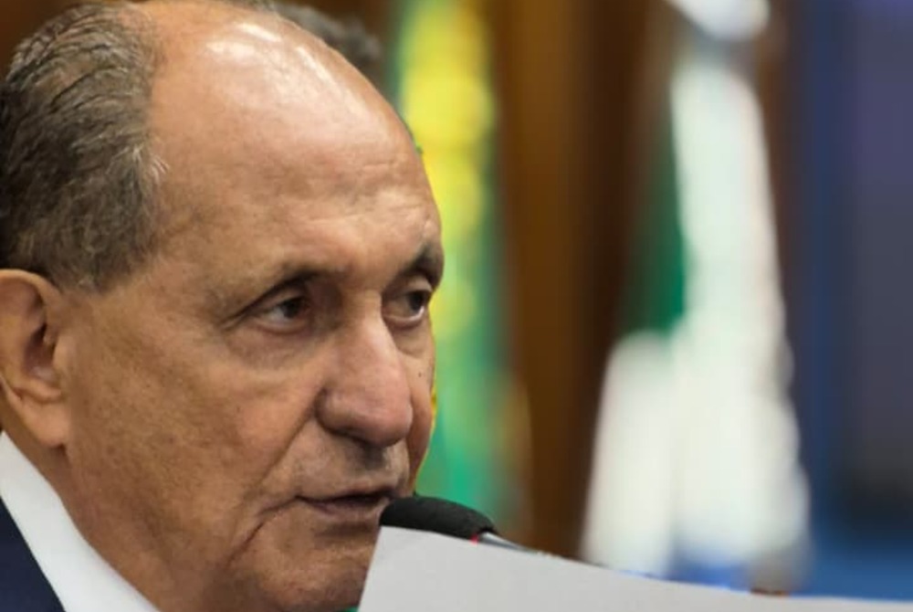 Imagem da Not&iacute;cia Deputado Z� Teixeira exige transpar�ncia para taxa de ilumina��o em Laguna Carap�