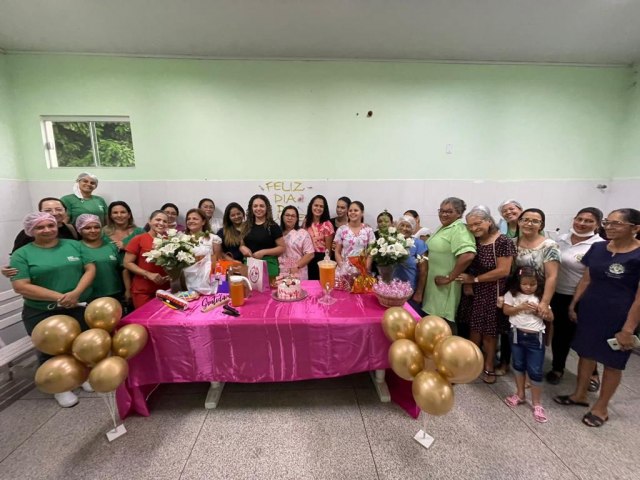 Servidoras do Abel Pinheiro comemoram Dia da Mulher com palestra e entrega de presentes