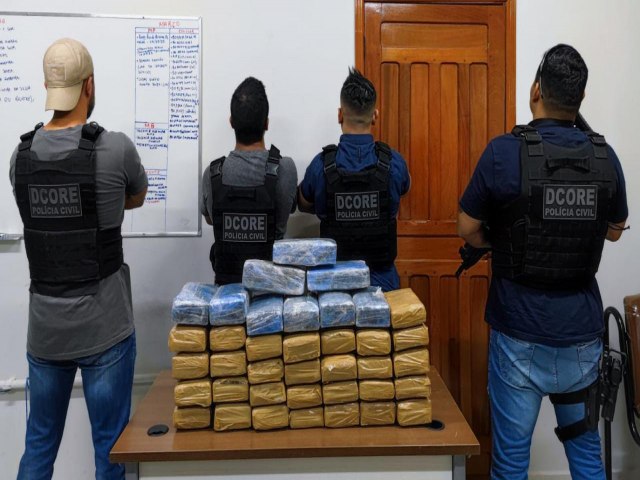 Dupla que transportava 40 kilos de droga do interior para a capital  presa pela Polcia Civil do Acre