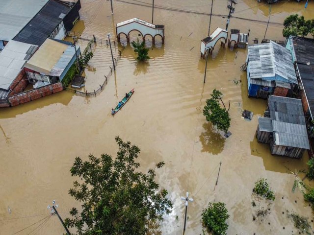 Rio Acre baixa seis centmetros em 12 horas, chega a 17, 65 metros e d sinais de vazante