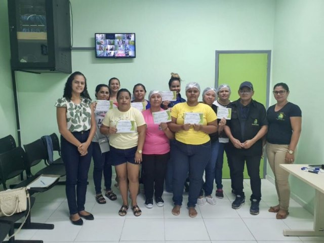 Hospital de Mncio Lima realiza capacitao para os cozinheiros da unidade