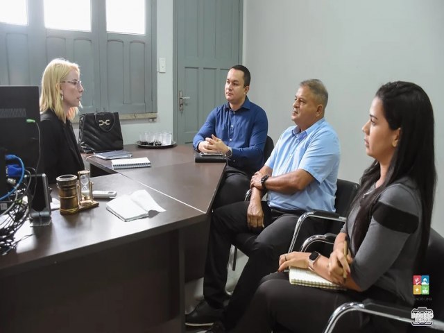 Prefeito Isaac Lima d boas-vindas a nova Juza Substituta de Mncio Lima