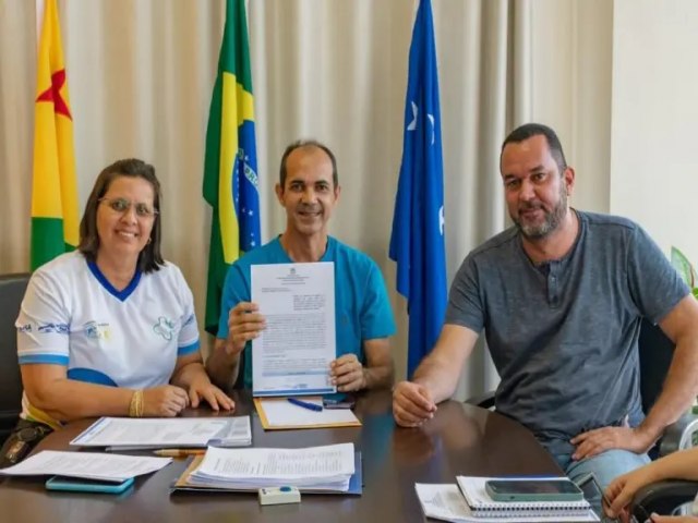 Prefeitura de Cruzeiro do Sul assina convnio com empresa para contratar mais de 100 pessoas 