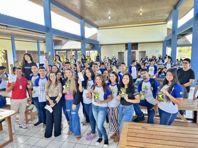 Em Mncio Lima, Procon realiza palestra sobre os direitos do consumidor para estudantes  