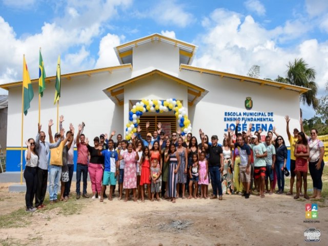 Escolas de madeira do lugar a prdios com arquitetuta moderna e Educao vive bom momento na gesto de Isaac