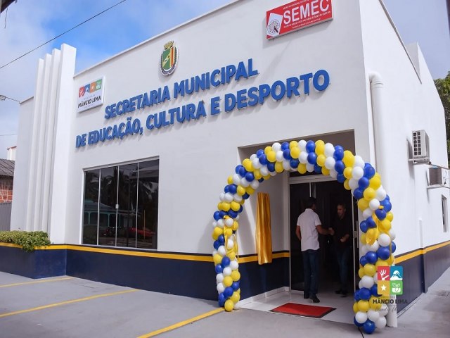 Mudanas feitas por Isaac na Educao prejudica categoria, dizem professores