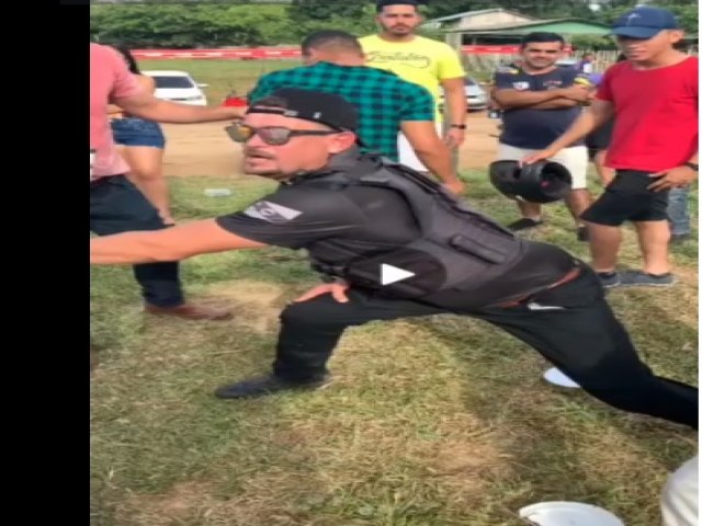 Internautas registram segurana danando na festa de aniversrio de Mncio Lima