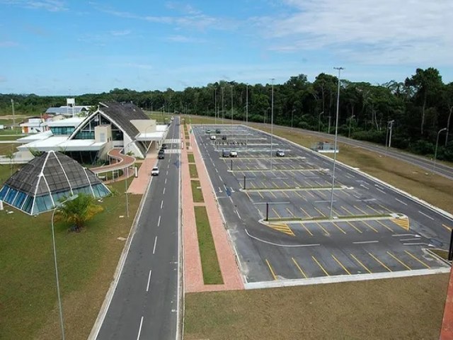 Pista do aeroporto de Cruzeiro do Sul no ser mais fechada para incio das obras, garante empresa