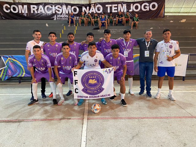 Equipe de futsal da Escola Estadual Francisco Freire de Carvalho  finalista dos jogos escolares 2023