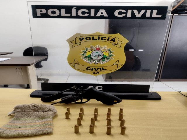 PCAC captura criminoso com revlver e vrias munies 