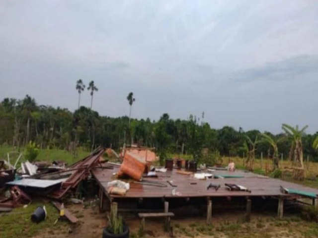 Temporal Derruba Casas na Zona Rural de Mncio Lima