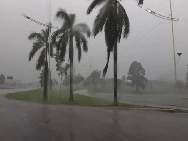 Instituto de Meteorologia emite alerta para chuvas intensas em todo o Acre nesta segunda e tera-feira