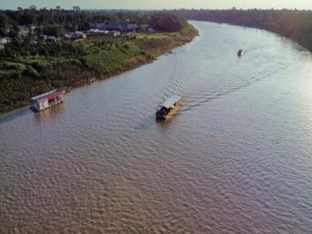 Criminosos atiram contra barco que transportava passageiros do municpio de Porto Walter a Cruzeiro do Sul