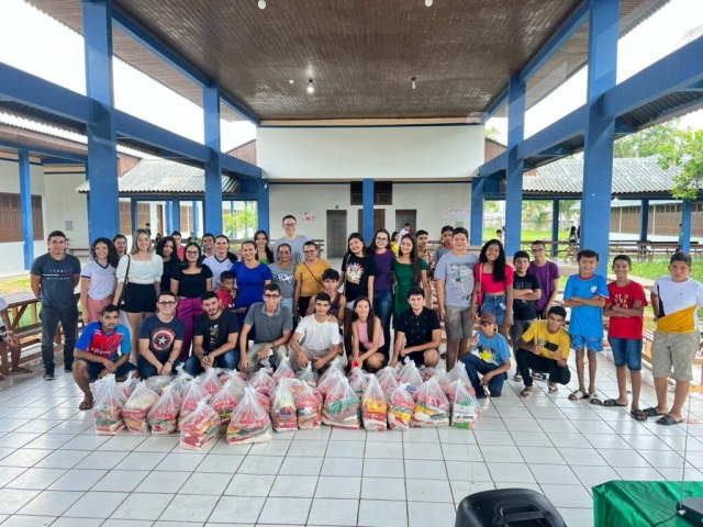 Em Mncio Lima, estudantes de escola estadual arrecadam quase uma tonelada de alimentos em ao social