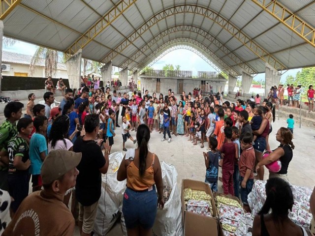 Vereadora Reziane mantm tradio e comemora o Dia das Crianas com distribuio de presentes em Mncio Lima 