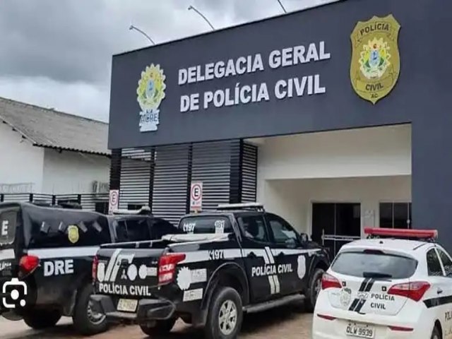 Treinador de escolinha de futebol  preso acusado de pedofilia em Cruzeiro do Sul