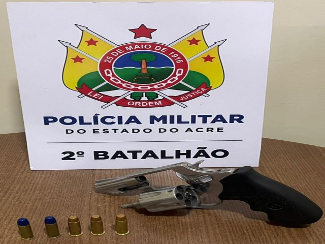 Em menos de 12 horas, Polcia Militar apreende arma de fogo e recupera veculos roubados no interior do Acre