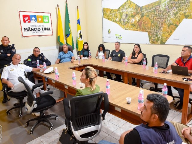 Prefeitura e Foras de Segurana definem estratgias para garantir um carnaval seguro e de paz