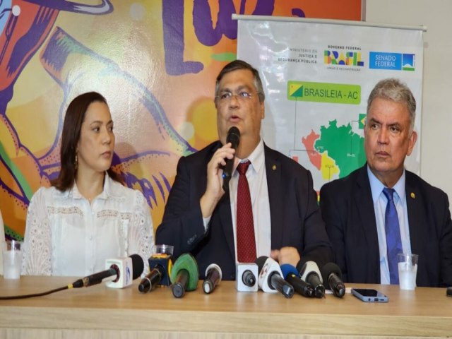 Dino oficializa repasse de R$ 41 milhes para o Acre; recursos sero usados na Segurana Pblica