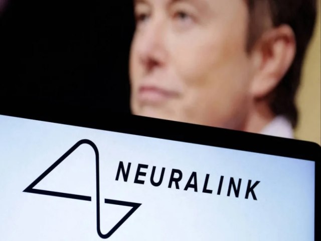 Humano recebe primeiro implante de chip cerebral de empresa de Elon Musk