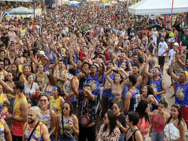 Carnaval em Mncio Lima impulsionou economia local e levou diverso para os folies