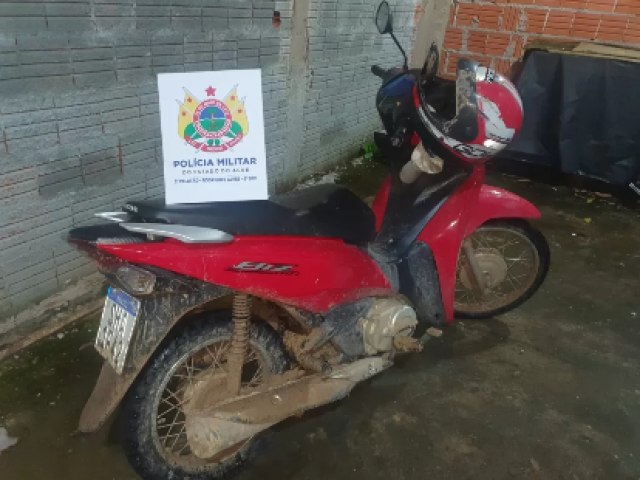 Polcia militar do municpio de Rodrigues Alves recupera motocicleta roubada prximo ao lixo