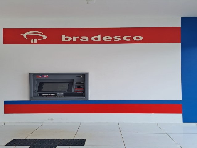 M prestao de servios irrita clientes do Bradesco em Mncio Lima