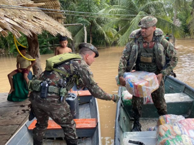 Exrcito Brasileiro socorre comunidades indgenas afetadas por enchentes no Acre