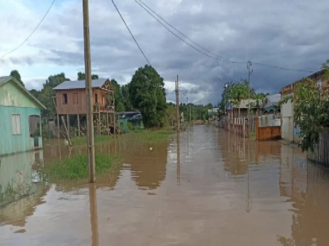 Mais de 600 pessoas tiveram que deixar suas casas aps nova enchente no Jordo