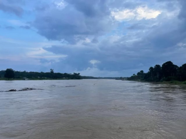 Rio Juru em Cruzeiro do Sul volta a ultrapassar cota de alerta