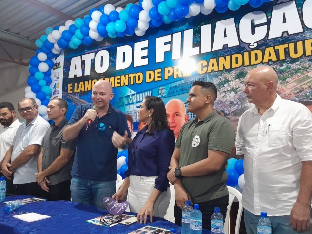 Com a presena de Mailza, Gerlen Diniz  lanado pr-candidato a prefeito de Sena Madureira