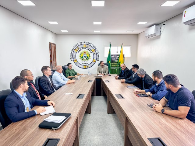 Delegado-Geral da Polcia Civil rene autoridades policiais e peritos para implantao de plano estratgico de segurana pblica no Vale do Juru