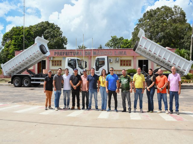 Mncio Lima adquire dois caminhes trucados com emendas do Deputado Federal Roberto Duarte para aes de infraestrutura urbana e rural