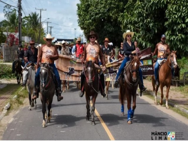 Mncio Lima mantm cavalgada no 47 aniversrio do municpio